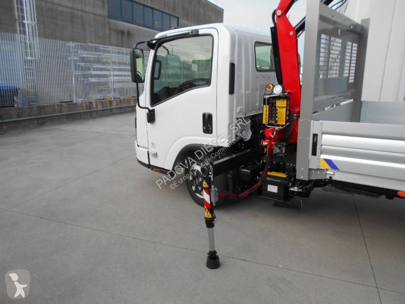 Véhicule utilitaire Isuzu