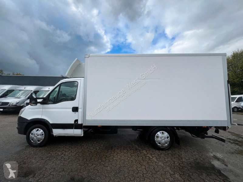 Véhicule utilitaire Iveco 35S15 Koffer...