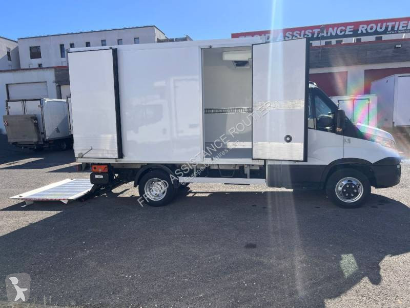 Véhicule utilitaire Iveco 35C14