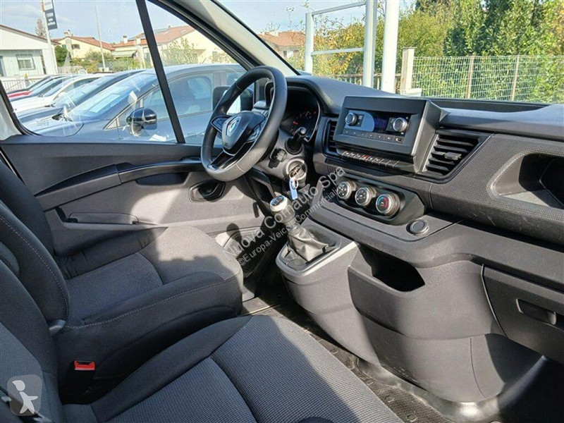 Renault IV van
