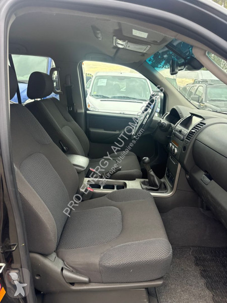 Nissan NAVARA 2.5 DCI 171CH DOUBLE-CAB SE van