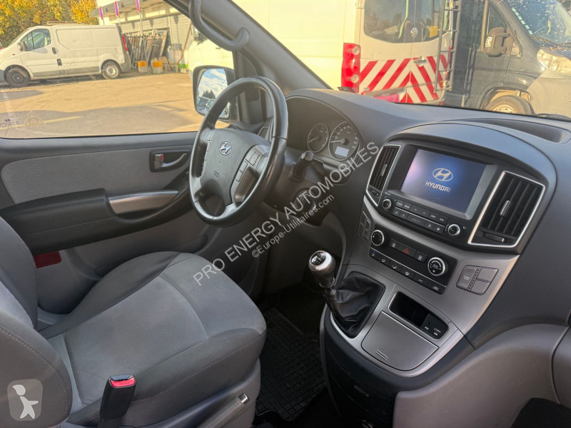 Hyundai SATELLITE van