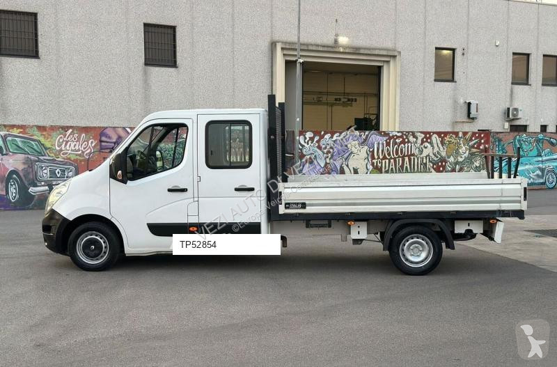 Renault master van