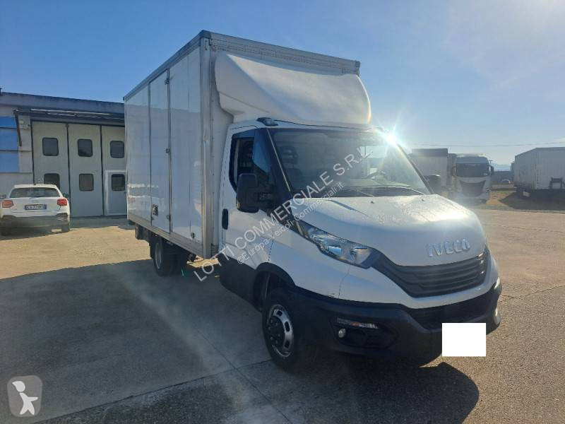 Iveco 35C18 van