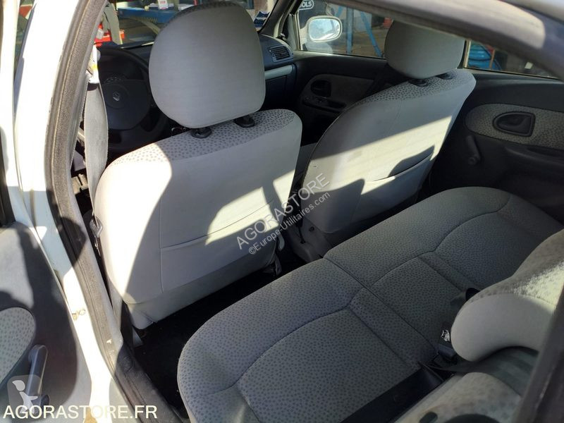 Renault CLIO van