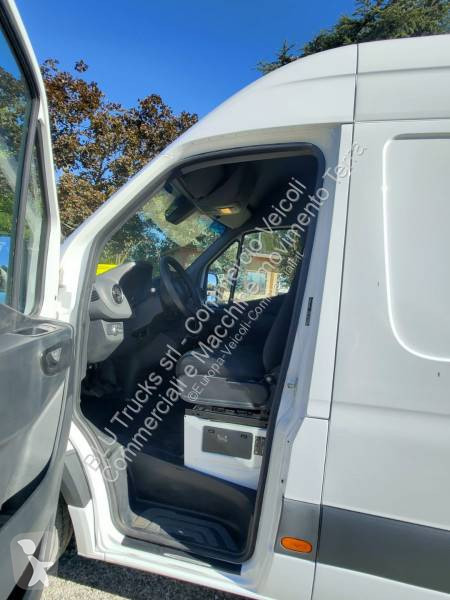 Mercedes 311 CDI van