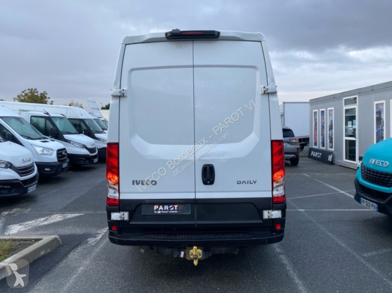 Véhicule utilitaire Iveco 35C16 V12 Tor