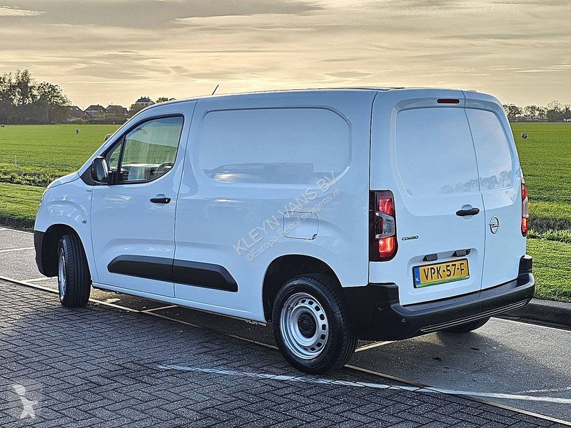 Furgoneta Opel 1.5 airco, navi, zijdeur, pdc