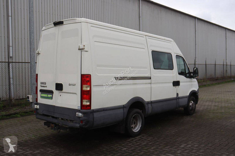 Bedrijfswagen Iveco 35C13