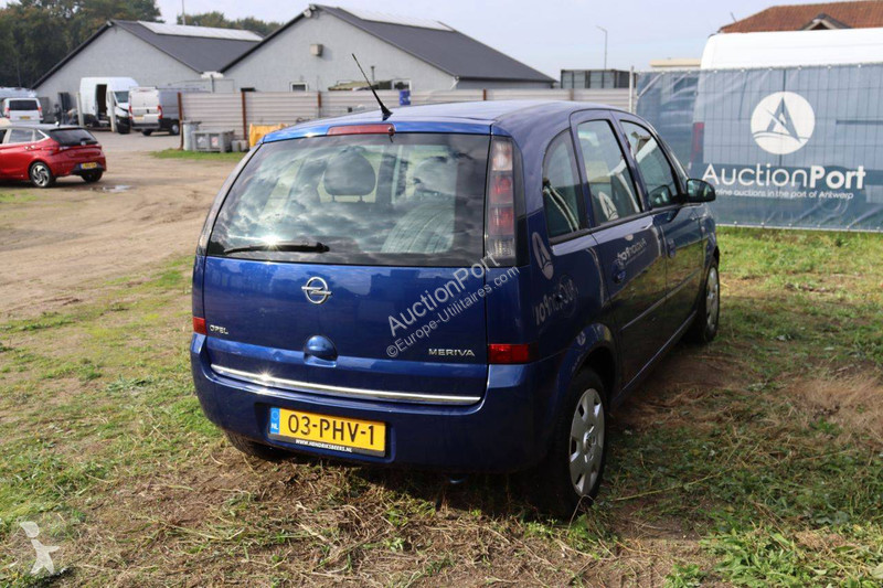Véhicule utilitaire Opel