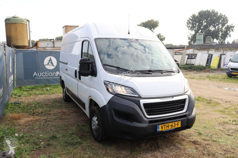Véhicule utilitaire Peugeot
