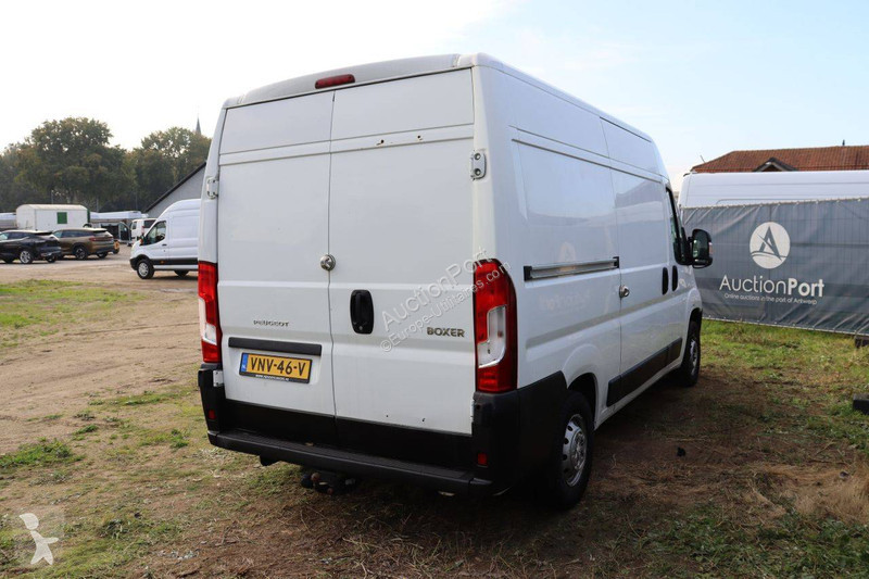 Véhicule utilitaire Peugeot
