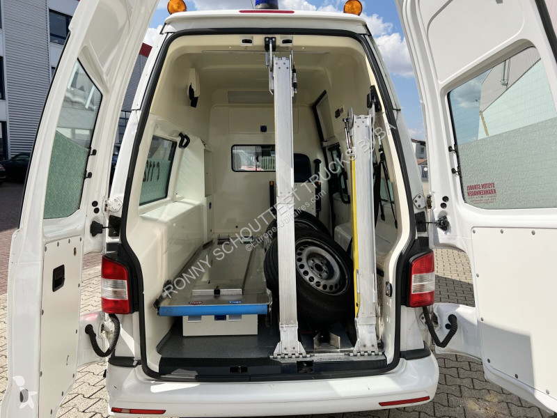 Véhicule utilitaire Volkswagen T5 2.0 TDI 4x2...