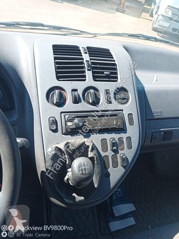 Furgoneta Mercedes...