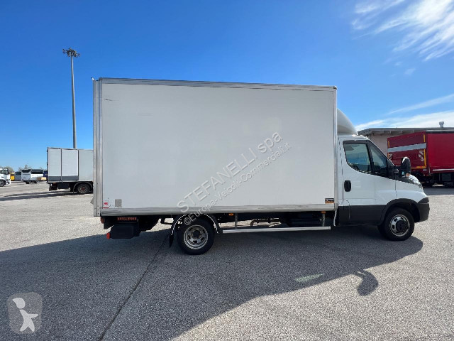 Veicolo commerciale Iveco DAILY 35C15H BOX +...