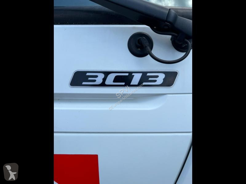 Véhicule utilitaire Fuso