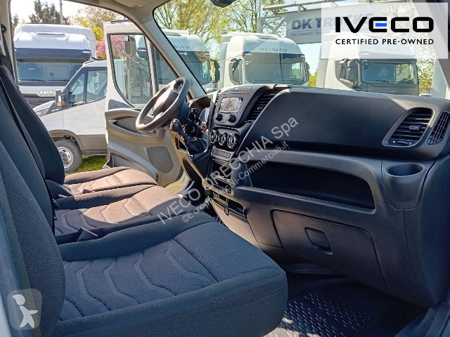 Autoutilitară Iveco Daily 35S16