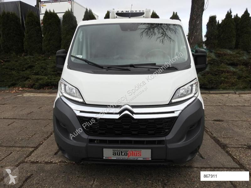 Véhicule utilitaire Citroën JUMPER FURGON...