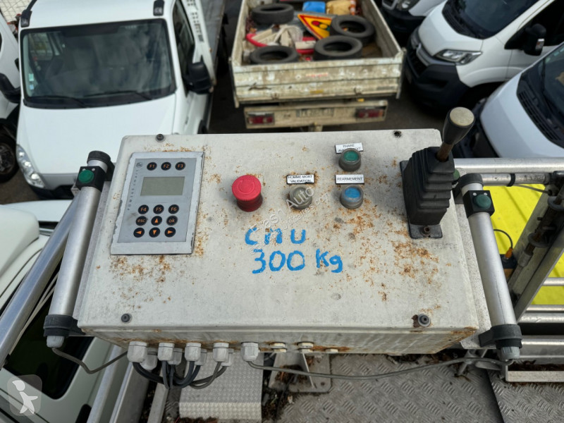 Véhicule utilitaire Renault MAXITY 2.5l 130CV...