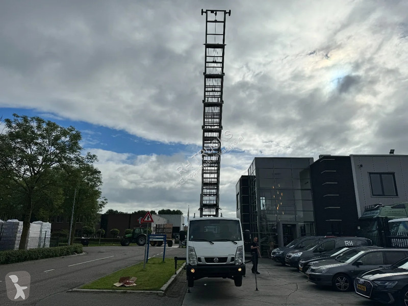 Véhicule utilitaire Nissan 35.13 EURO 6 + LIFT...