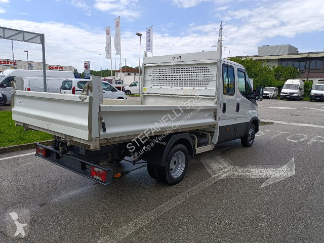 Véhicule utilitaire Iveco DAILY 35C14 D...