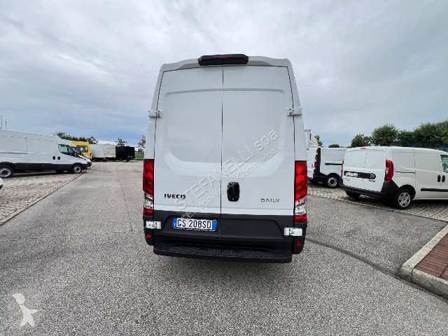 Autoutilitară Iveco DAILY 35S16 V 7 posti