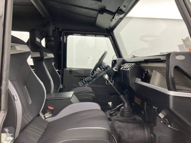 Véhicule utilitaire Land Rover 90 Defender TDI