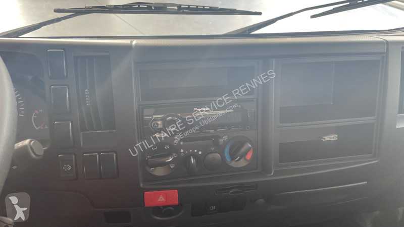 Véhicule utilitaire Isuzu M21