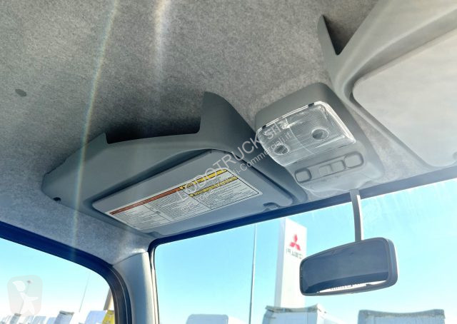 Véhicule utilitaire Mitsubishi CANTER