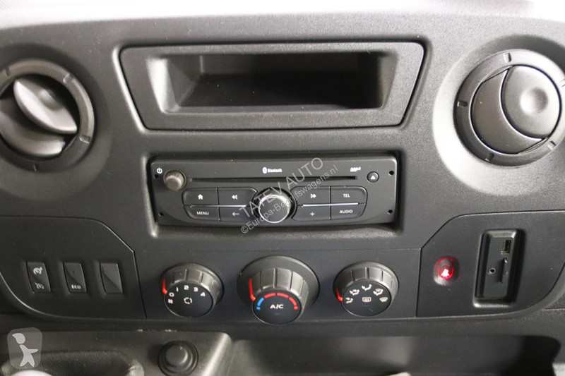 Autoutilitară Renault AUTOHOOGWERKER 12 METER...