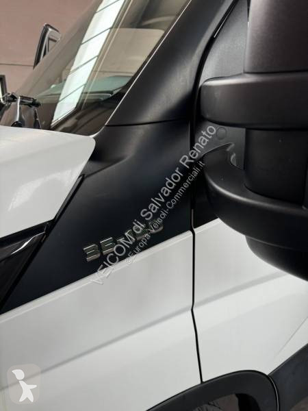 Furgoneta Iveco