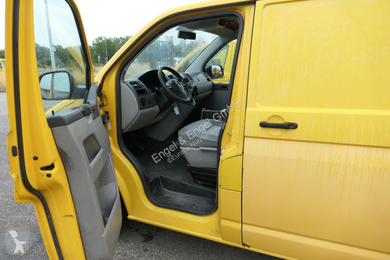 Véhicule utilitaire Volkswagen T5 Transporter...