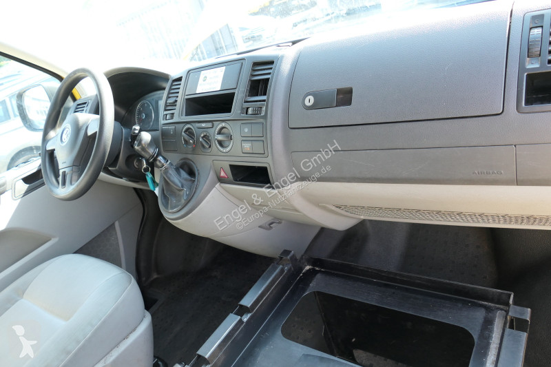 Autoutilitară Volkswagen T5 Transporter 2.0 TDI...