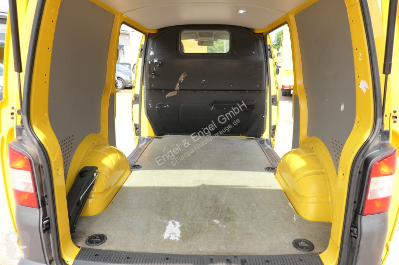 Véhicule utilitaire Volkswagen T5 Transporter...
