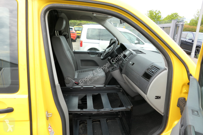 Véhicule utilitaire Volkswagen T5 Transporter...