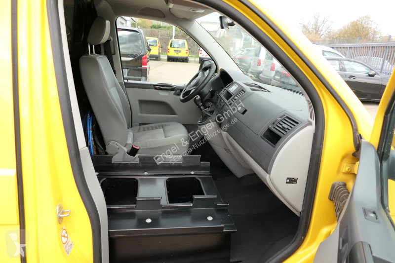 Véhicule utilitaire Volkswagen T5 Transporter...