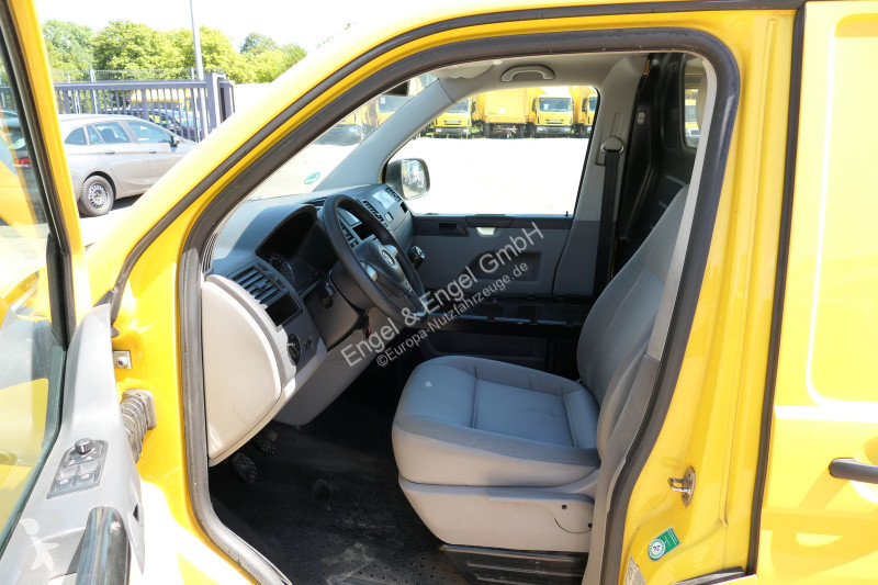 Autoutilitară Volkswagen T5 Transporter 2.0 TDI...