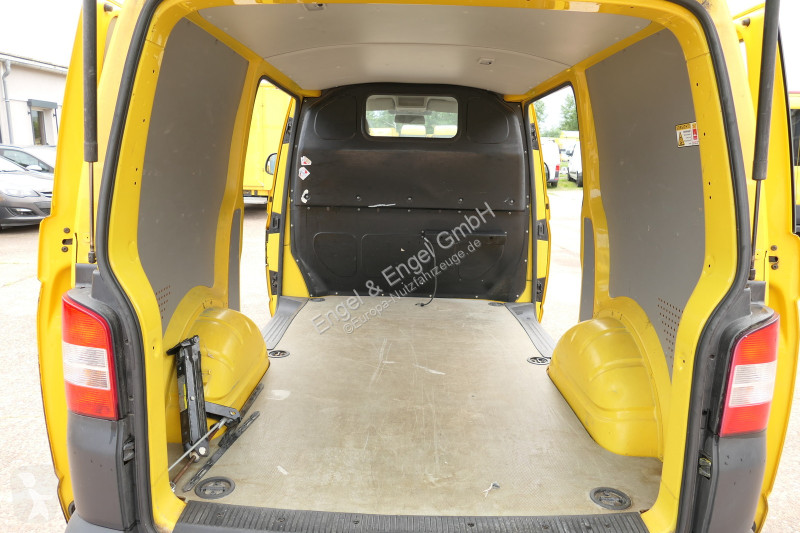 Véhicule utilitaire Volkswagen T5 Transporter...