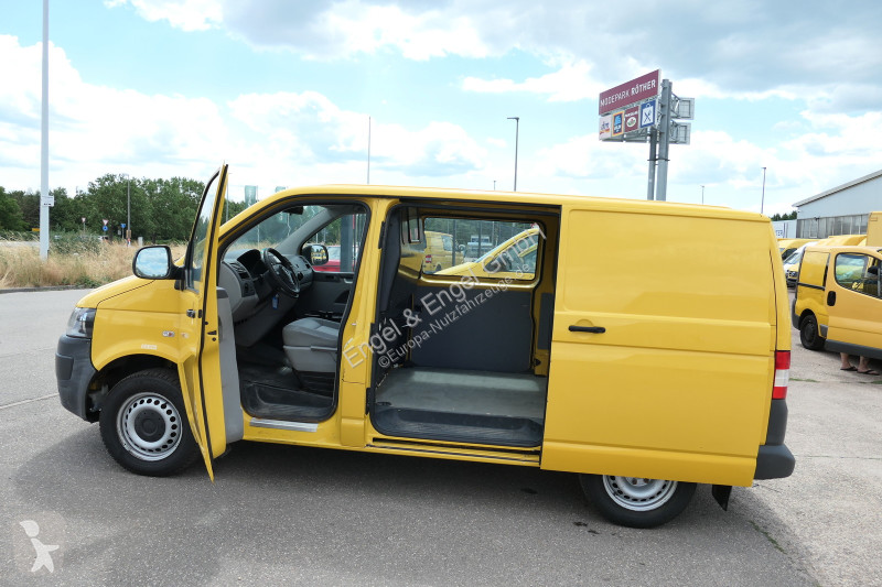 Véhicule utilitaire Volkswagen T5 Transporter...