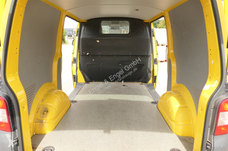 Véhicule utilitaire Volkswagen T5 Transporter...