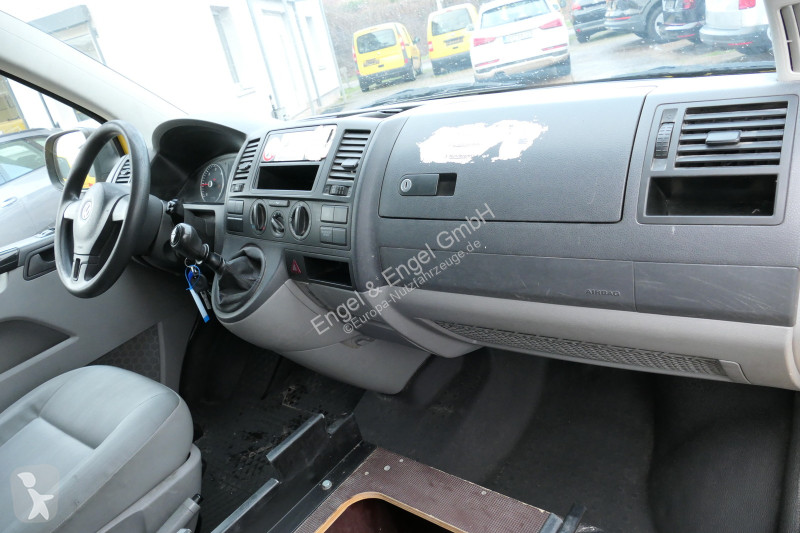 Véhicule utilitaire Volkswagen T5 Transporter...