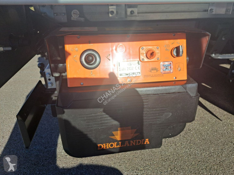 Autoutilitară Iveco 35C18 180CV 3L CAISSE...
