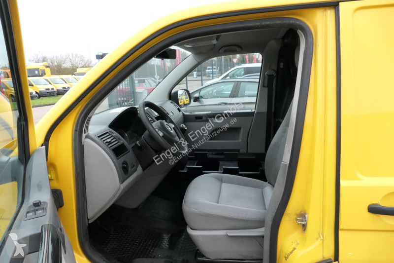 Véhicule utilitaire Volkswagen T5 Transporter...