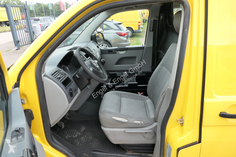 Véhicule utilitaire Volkswagen T5 Transporter...