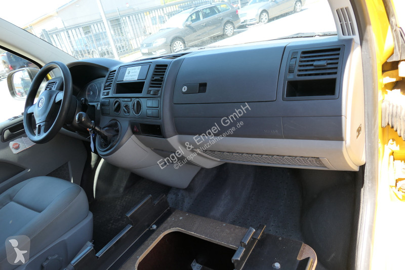 Véhicule utilitaire Volkswagen T5 Transporter...