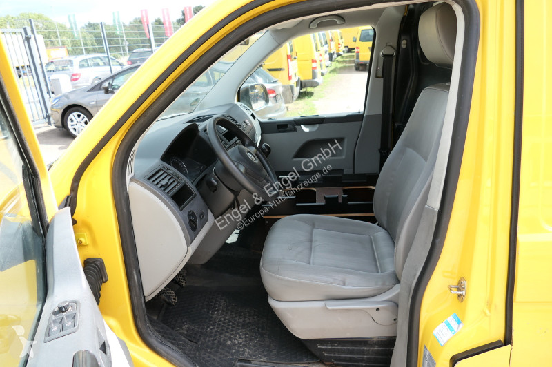 Véhicule utilitaire Volkswagen T5 Transporter...