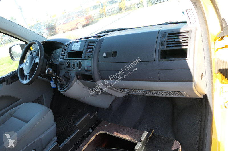 Véhicule utilitaire Volkswagen T5 Transporter...