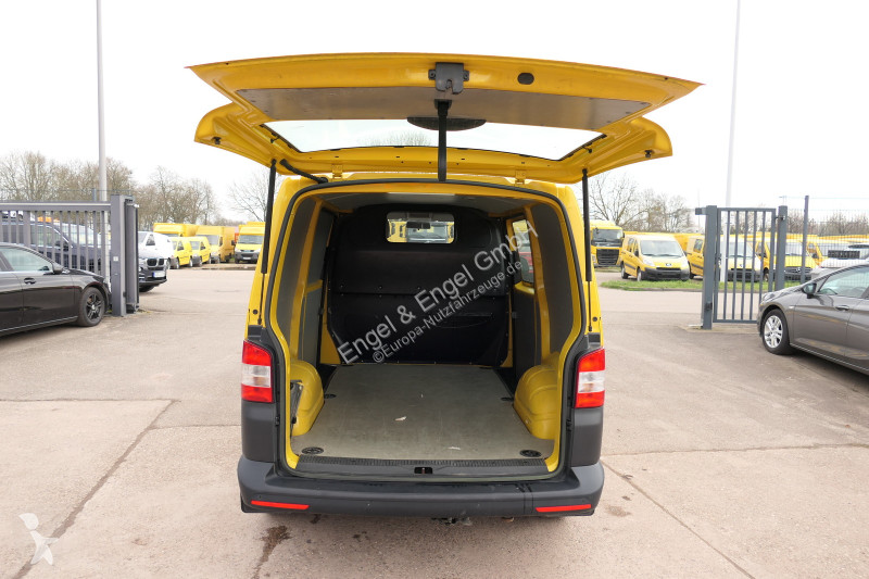 Véhicule utilitaire Volkswagen T5 Transporter...