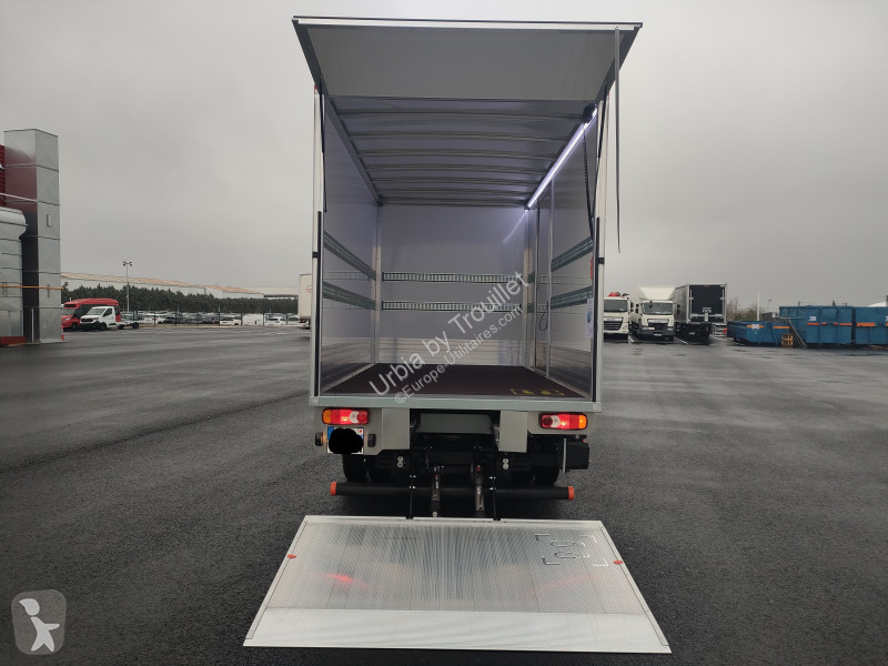 Véhicule utilitaire Renault 20M3 145 CV FOURGON...
