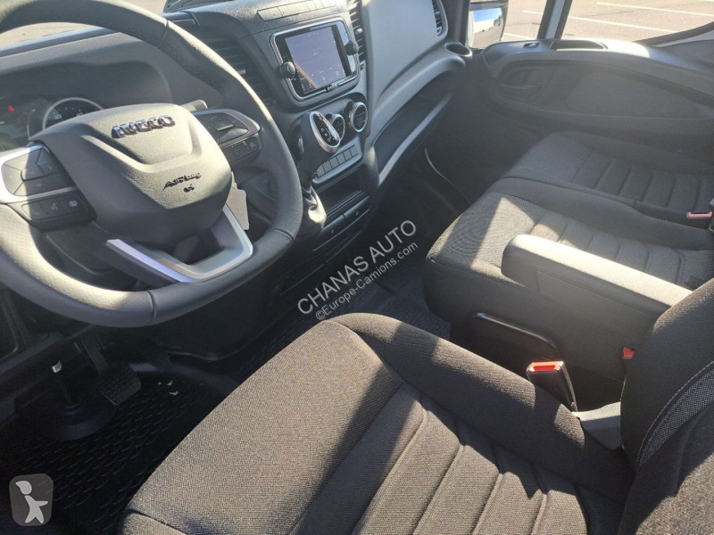 Véhicule utilitaire Iveco 35C18 A8 180CV 3L...